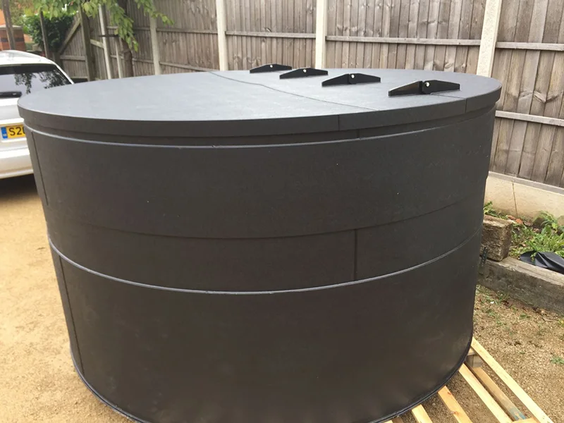Plastic tank